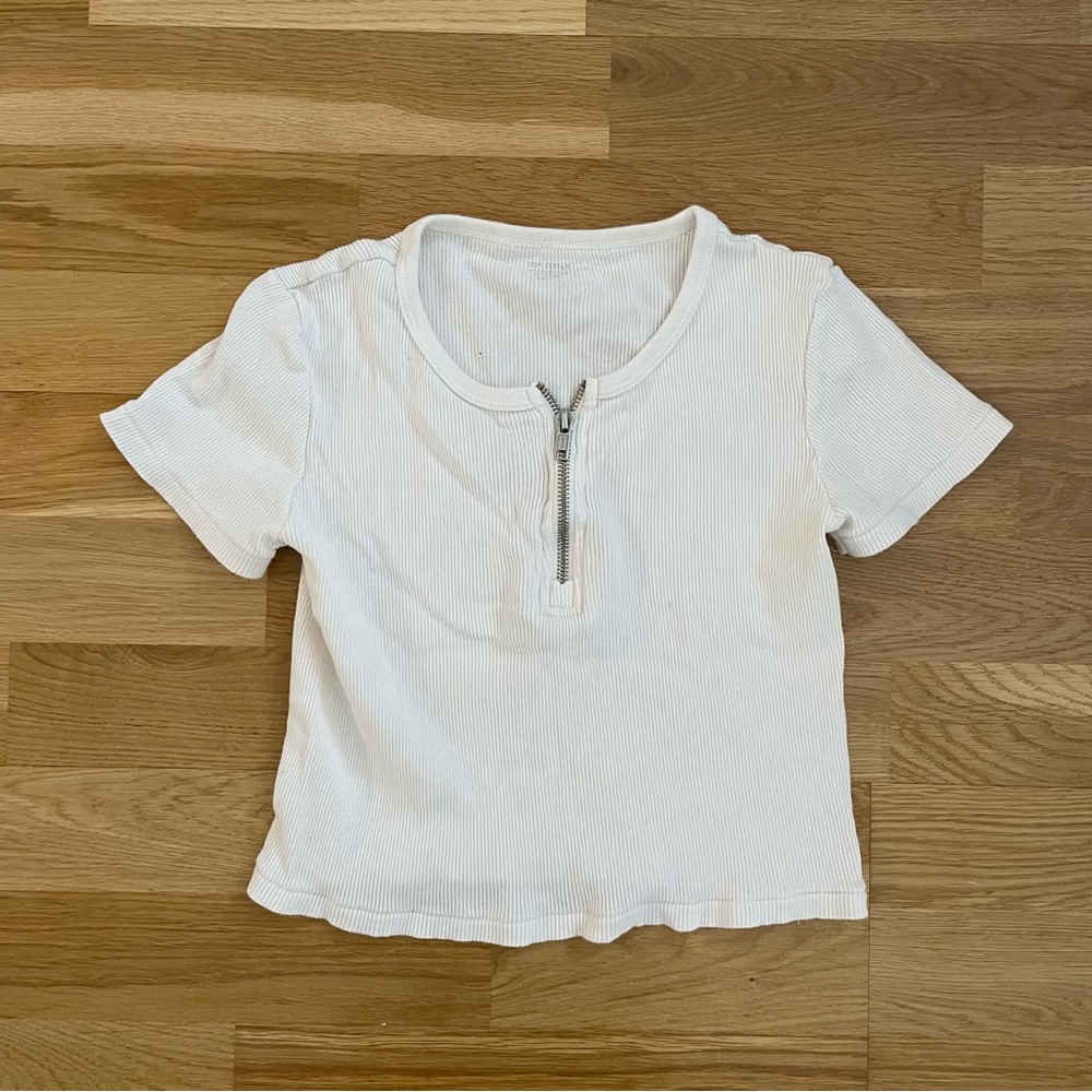 Brandy Melville cropped white tee